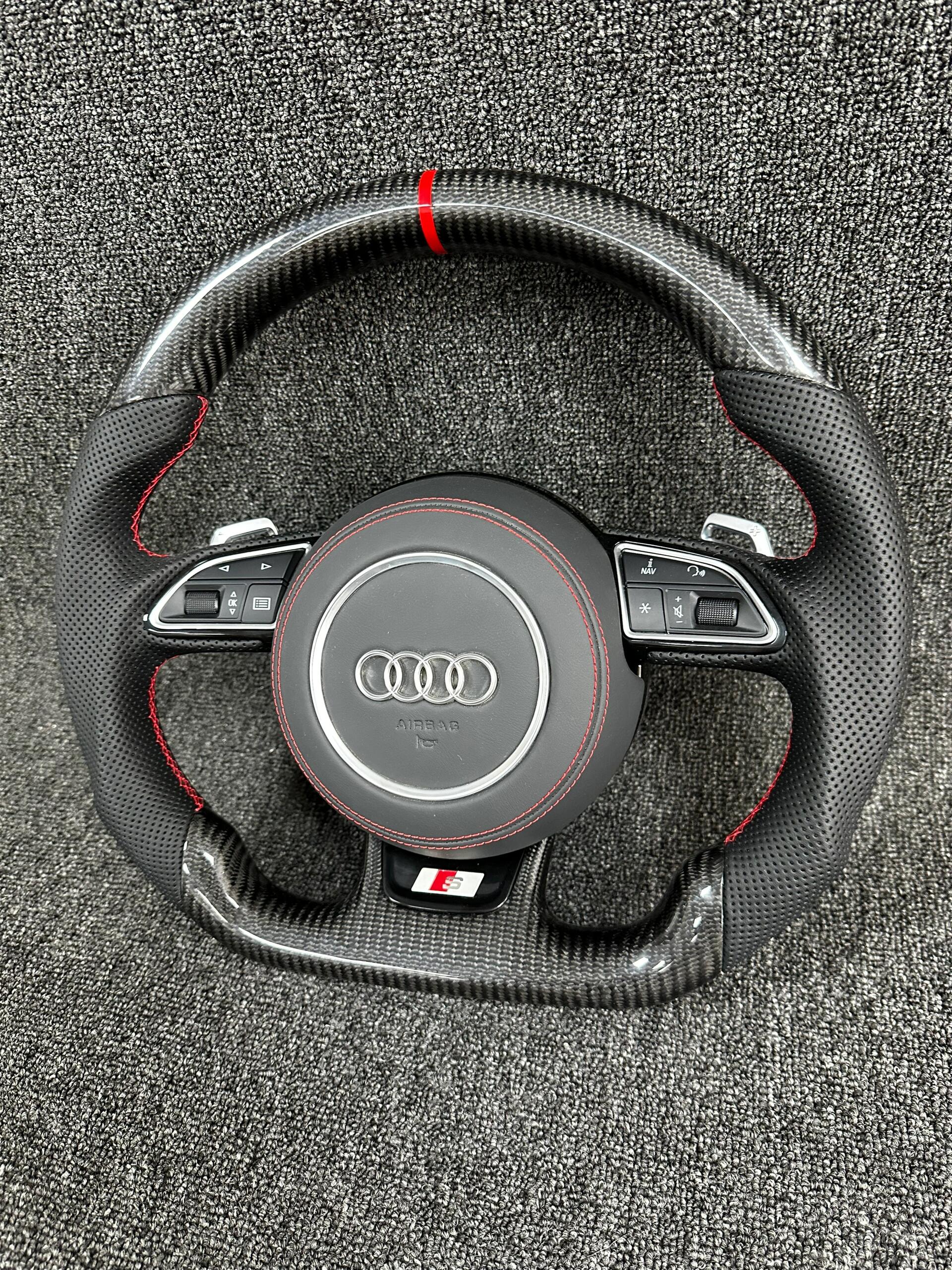 Audi S3 RS3 8V S6 RS6 S7 RS7 C7 A8 S8 4N D4 Steering wheel leather carbon