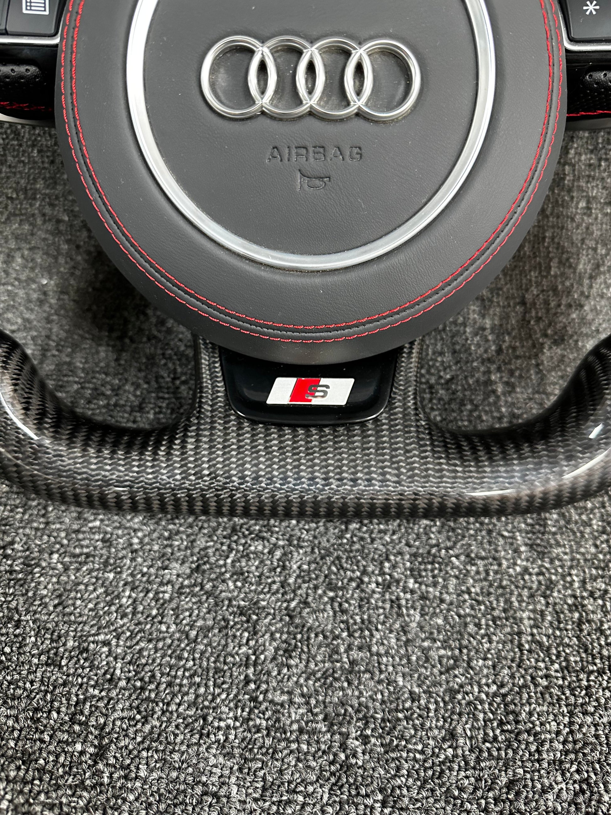 Audi S3 RS3 8V S6 RS6 S7 RS7 C7 A8 S8 4N D4 Steering wheel leather carbon